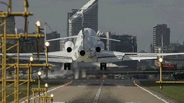 DassaultFalcon7X_LCY_400x263