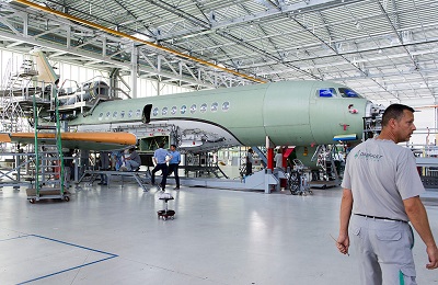 Dassault_Falcon_8X_with_Engine_400